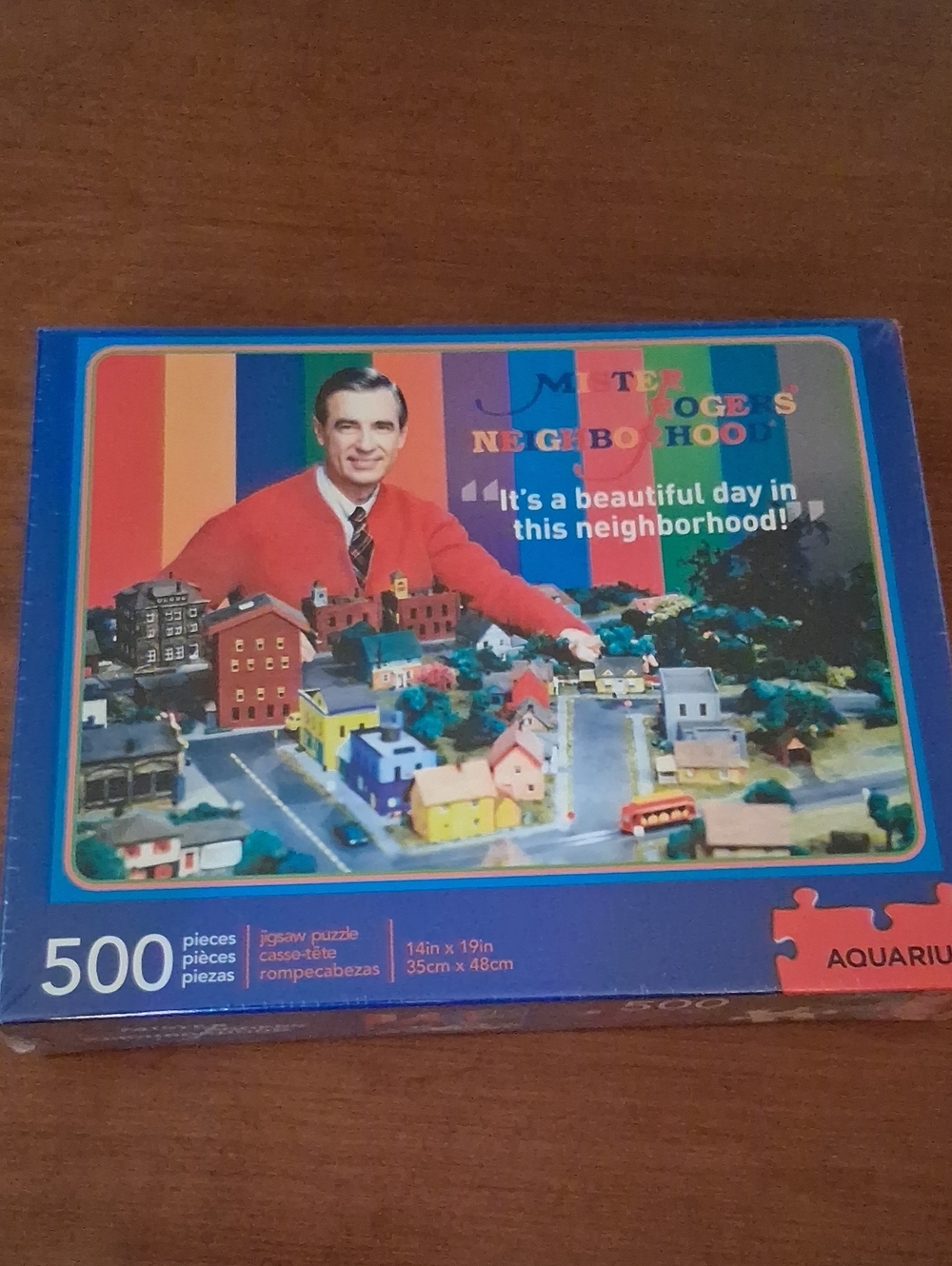 Mr. Rogers Neighborhood 500-Piece Jigsaw Puzzle - Multicolor Retro TV